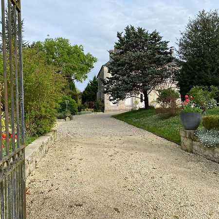 Domaine De La Perthuiserie Saint-Porchaire Luaran gambar
