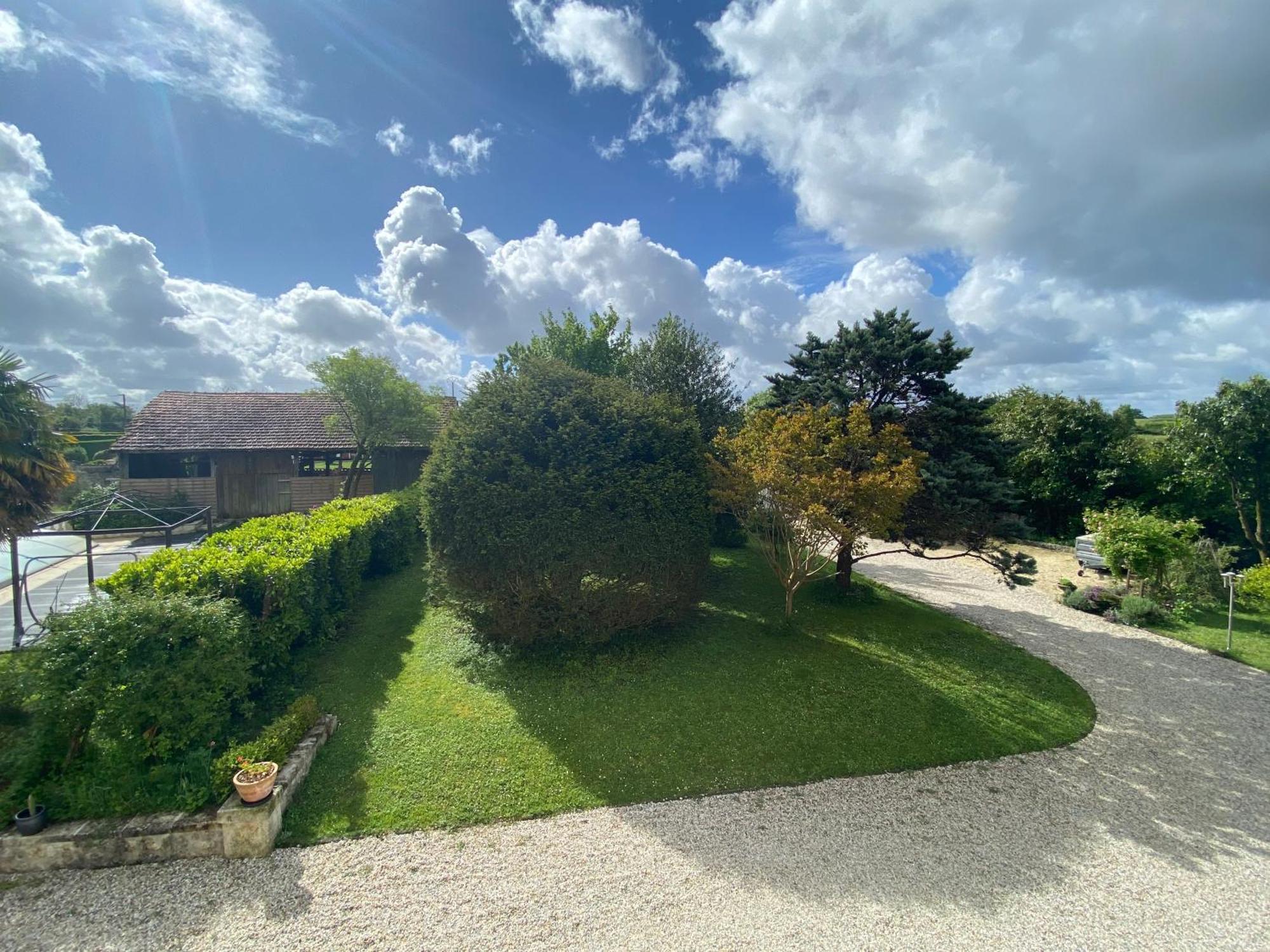 Domaine De La Perthuiserie Saint-Porchaire Luaran gambar